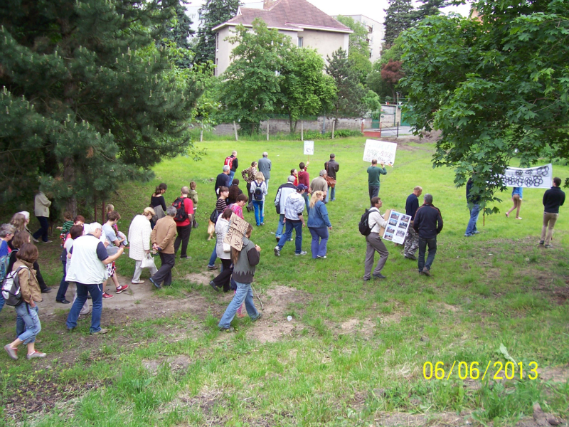 Demonstrace proti výstavbě Na pláni (6. 6. 2013)