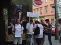 K zeleným z pětky se přidává kolega ze třináctky, ze kterého se stal profesionální sběrač podpisů