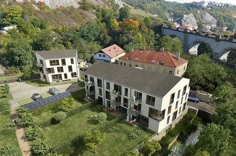 Předimenzované bytové domy Semmering zastiňují krásné původní domy (zdroj: JRD.cz)