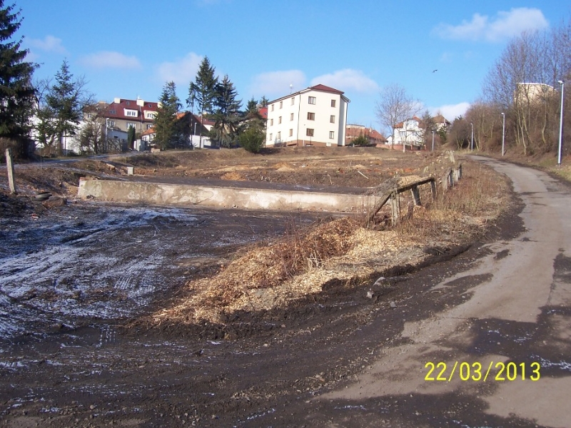 Tady by měly vyrůst dva nové domy (autor: Drahomír Bárta, 22. 3. 2013)