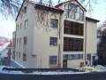Rezidence Na Popelce těsně před dokončením. Odpoledne je už v hlubokém stínu (autor: Drahomír Bárta 11. 2. 2012)
